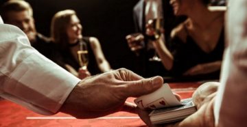 Дилер помог постояльцам обыграть казино на $1,000,000