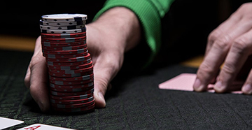 Стек покерных фишек