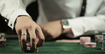 Преимущества и недостатки покерного приема